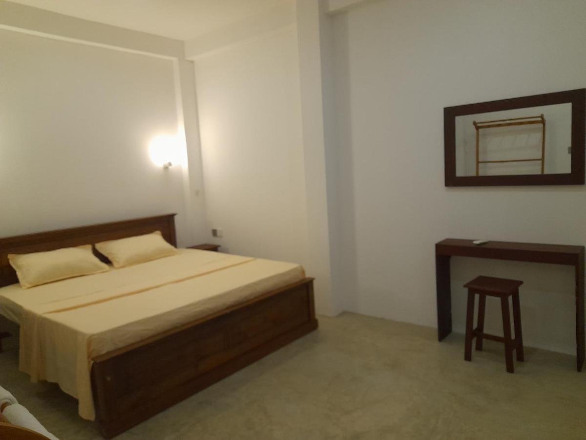 Gloria Inn Negombo Quarto foto